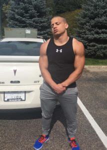how much does tyler 1 weigh.